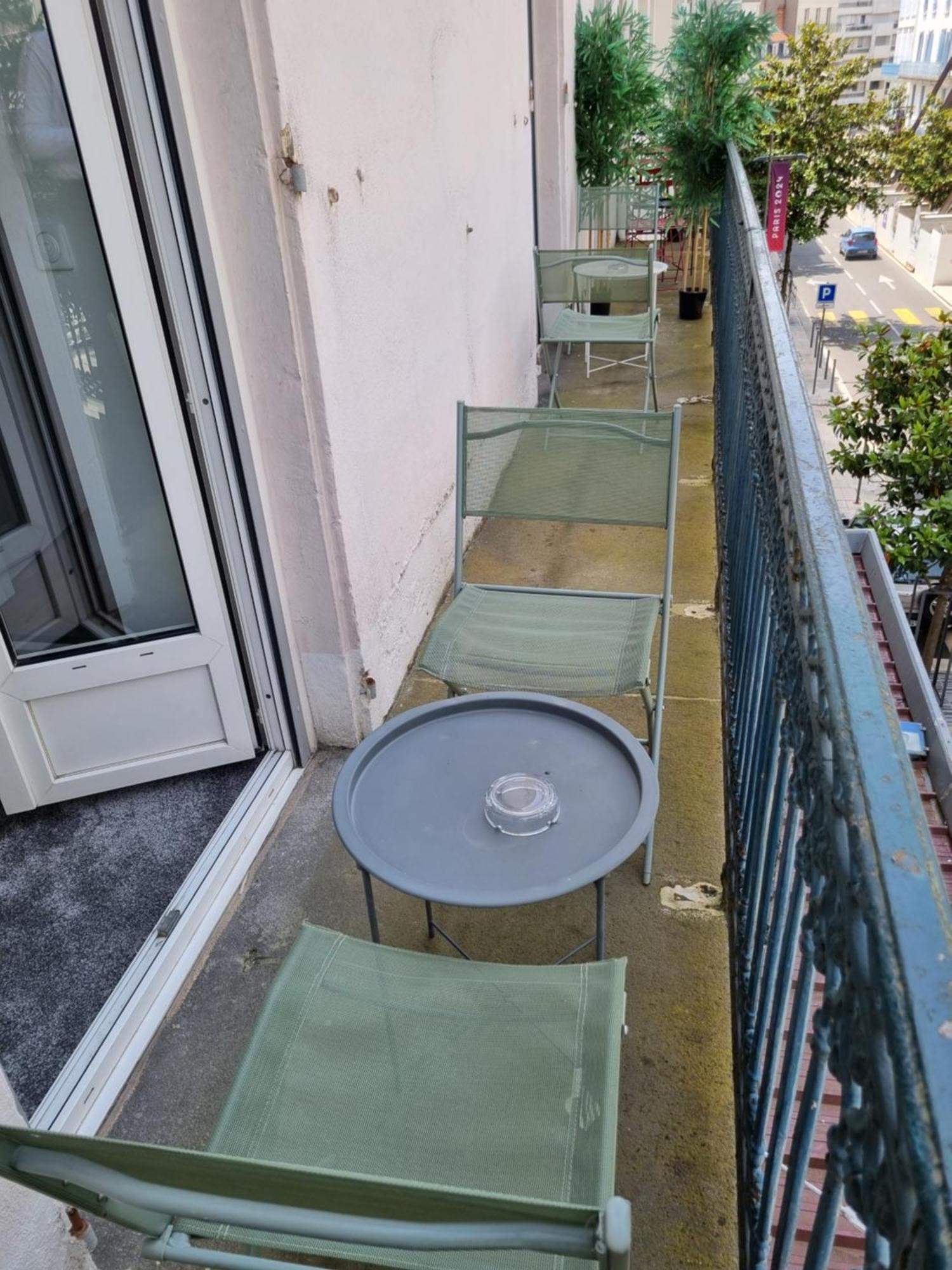 Hotel & Restaurant Le Patio Vichy Exterior photo