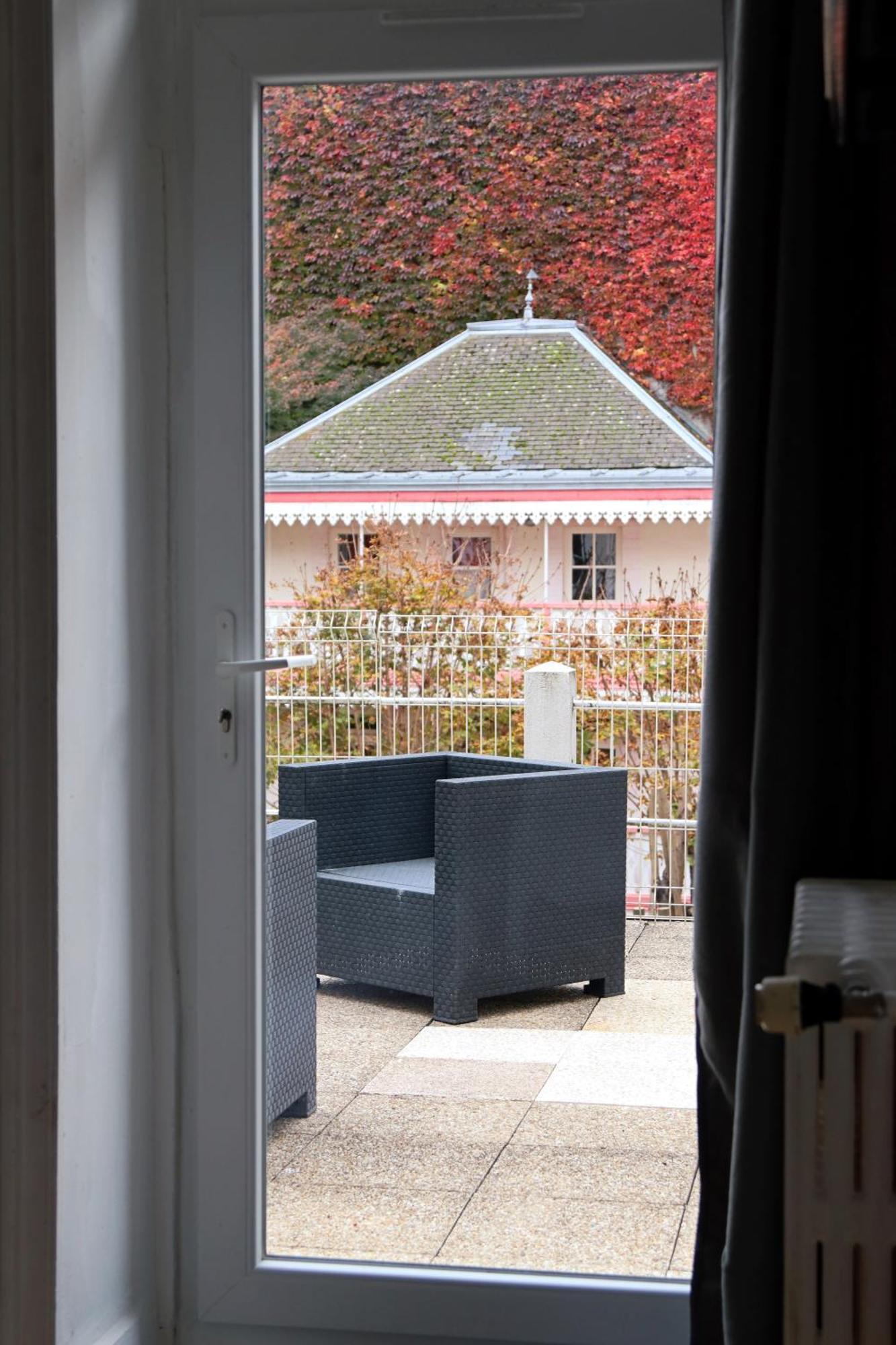 Hotel & Restaurant Le Patio Vichy Exterior photo